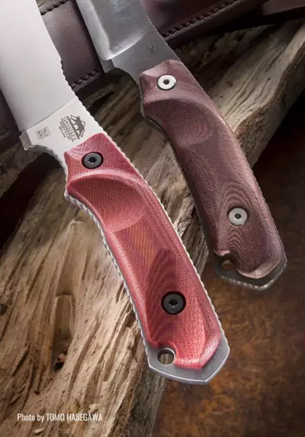 「フェザースティックも料理もこれ1本で完結！究極のアウトドアナイフ「山猫 Jr.」を一生モノの相棒に」の画像