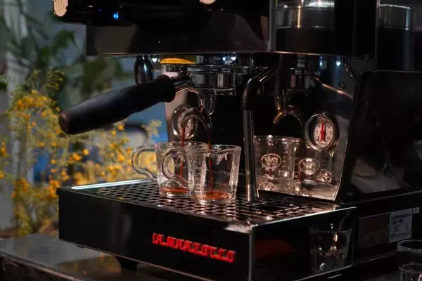 「博多｜スペシャルティコーヒーの新店舗「TABULA COFFEE」オープンに先がけポップアップ展開中」の画像