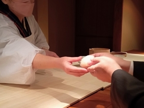佐賀県嬉野市の和多屋別荘で「本当においしい“おにぎりと茶”」のペアリングを学ぶ