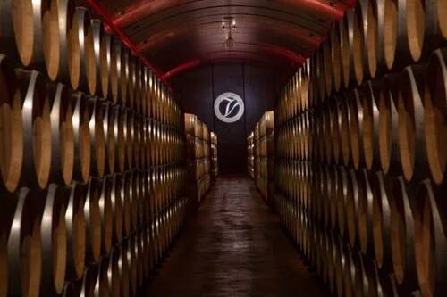 山梨の「ハイランドリゾート ホテル＆スパ」。スペインのワイナリーと一夜限りのコラボが10月3日に開催