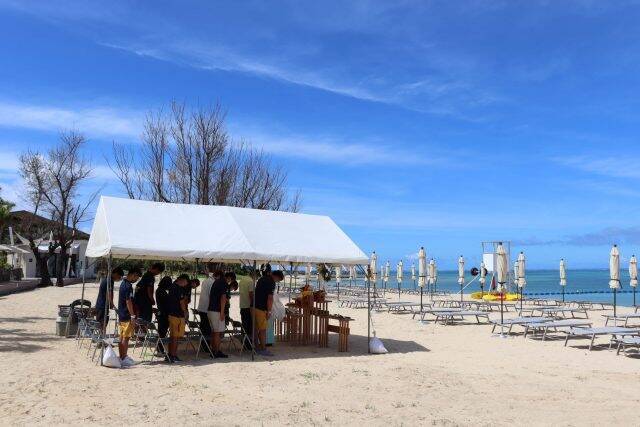 沖縄はまもなく海開き・プール開き！天然白浜が続く名城ビーチとリゾートホテルのプールで遊泳開始