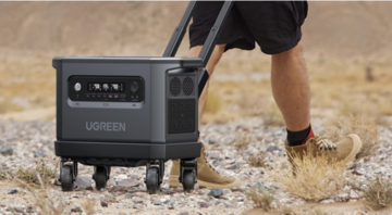アウトドアや非常時に活躍。UGREENの大容量ポータブル電源「PowerRoam 2200」が使える