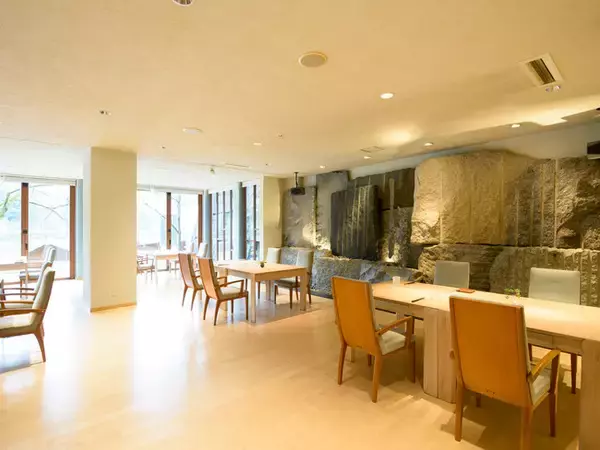 「富山のラグジュアリーホテル 『リバーリトリート雅樂倶』内レストランで贅沢な郷土料理ランチを楽しむ」の画像