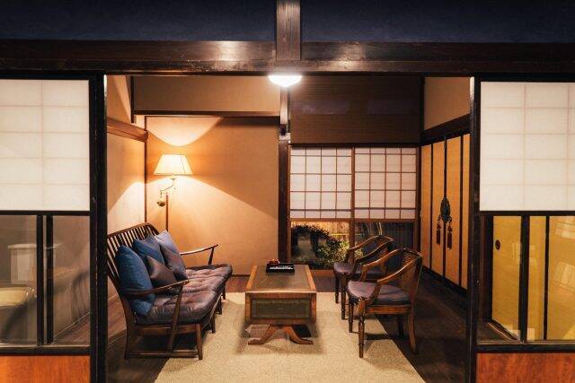 “木彫刻のまち”富山・井波に1日1組限定・3棟貸切の宿が誕生。かけがえのない人々と思い出に残る滞在を