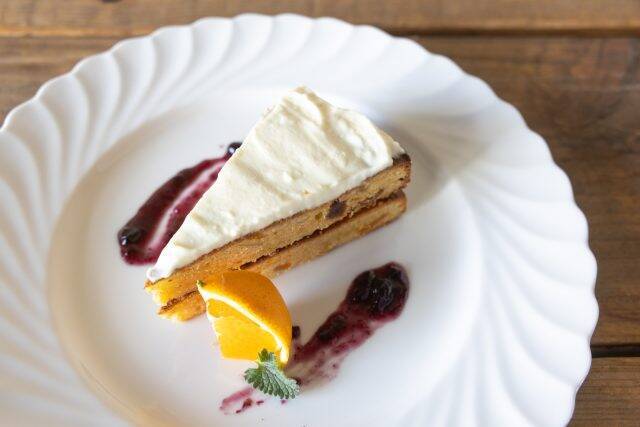 日常から一歩外に。大人時間を楽しむ農園に囲まれたカフェ「pakan」が広島・世羅町に誕生