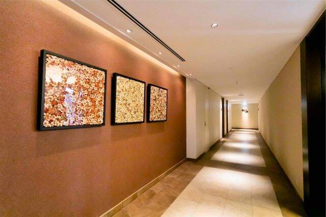 ＜5月31日まで開催＞全館に展示、現代美術作家アリカワコウヘイ！とザ・リッツ・カールトン沖縄のコラボ