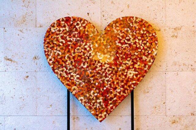 ＜5月31日まで開催＞全館に展示、現代美術作家アリカワコウヘイ！とザ・リッツ・カールトン沖縄のコラボ