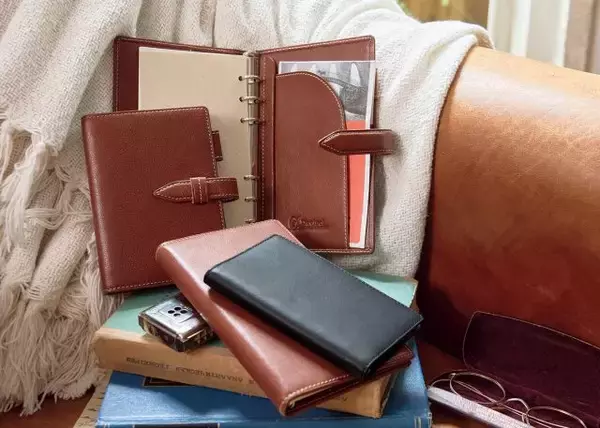 経年変化を楽しむシステム手帳「ダ・ヴィンチ グランデ」のオイルレザーシリーズが新デザインで登場