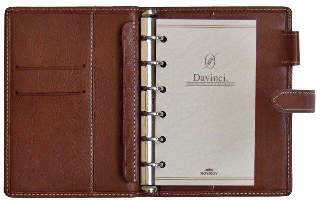 経年変化を楽しむシステム手帳「ダ・ヴィンチ グランデ」のオイルレザーシリーズが新デザインで登場