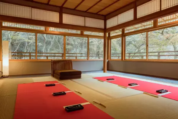「「星のや京都」で伝統と自然の融合。和歌で感じる「奥嵐山の歌詠み」の特別な体験」の画像