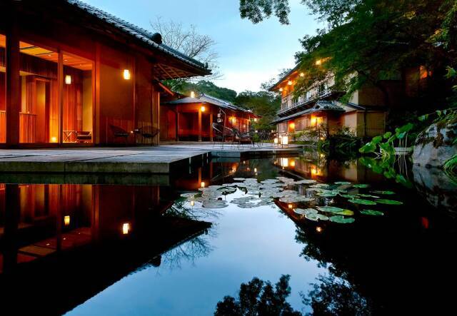 「星のや京都」で伝統と自然の融合。和歌で感じる「奥嵐山の歌詠み」の特別な体験