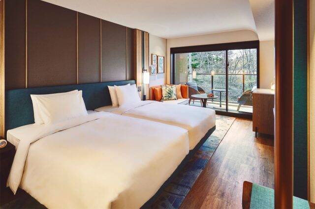 浅間山の自然に囲まれた別荘体験を提供する「ホテルインディゴ軽井沢」誕生