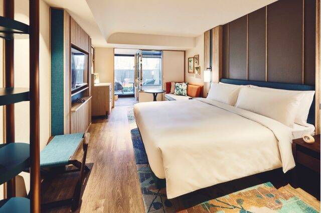 浅間山の自然に囲まれた別荘体験を提供する「ホテルインディゴ軽井沢」誕生