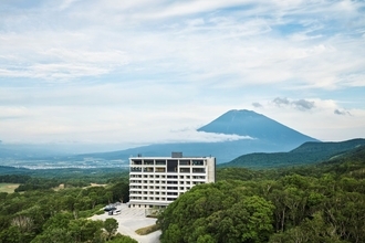 北海道・ニセコに新たな静寂の拠点。「シャレーアイビー ワイス」が今冬オープン