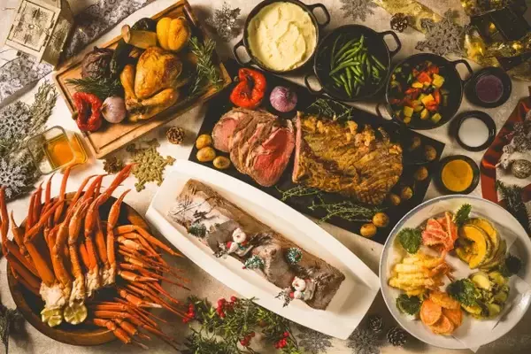 「「ヒルトン沖縄北谷リゾート」のホリデーシーズンを彩るイベント。大切な人と過ごすホテルステイ」の画像