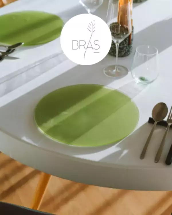 「世界中のグランメゾンが愛用するガラス器「ILAKÉ」の芸術家が初来日。記念の限定特別頒布会を開催」の画像