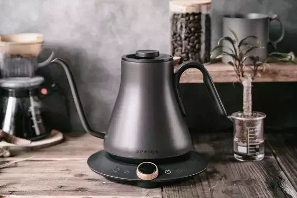 プロのバリスタが監修！自宅で美味しい一杯を味わえる、究極のコーヒーケトル