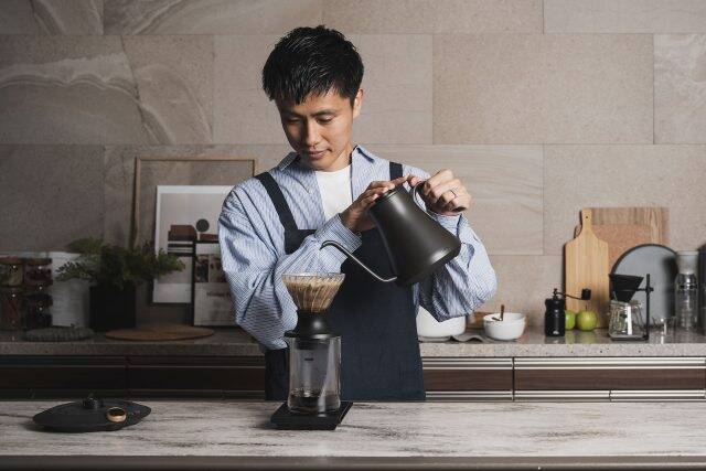 プロのバリスタが監修！自宅で美味しい一杯を味わえる、究極のコーヒーケトル