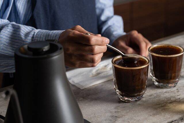 プロのバリスタが監修！自宅で美味しい一杯を味わえる、究極のコーヒーケトル