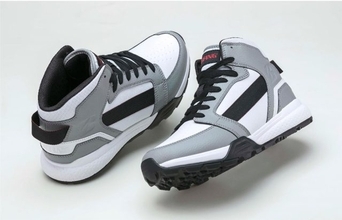 タイヤテクノロジーを駆使したスパイクレスシューズ「BRIEFING×BRIDGESTONE GOLF HIGH」が誕生