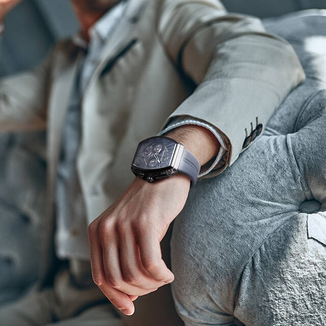 洒落者御用達の腕時計「PIRAMIDE（ピラミッド）」に、リゾートスタイルにぴったりな日本限定カラー！