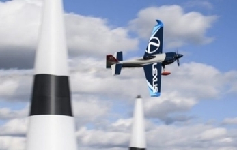新時代のモータースポーツ「AIR RACE X」が大阪に登場！レース機やLEXUS特別仕様車も展示