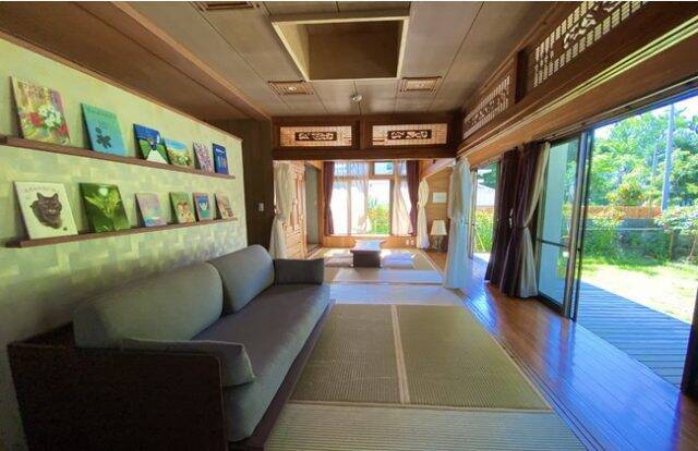 沖縄の“神の島”に会員制ブックホテル「浜比嘉別邸」オープン