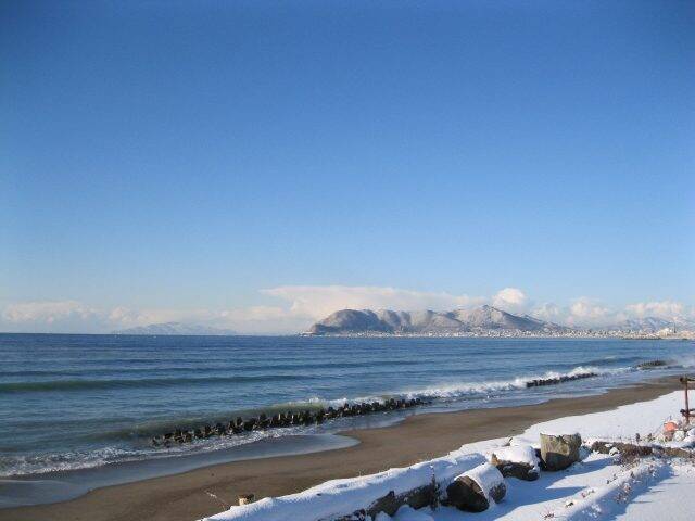 海一面から蒸気が立ち昇る! 津軽海峡望む 湯の川温泉「湯元 漁火館」