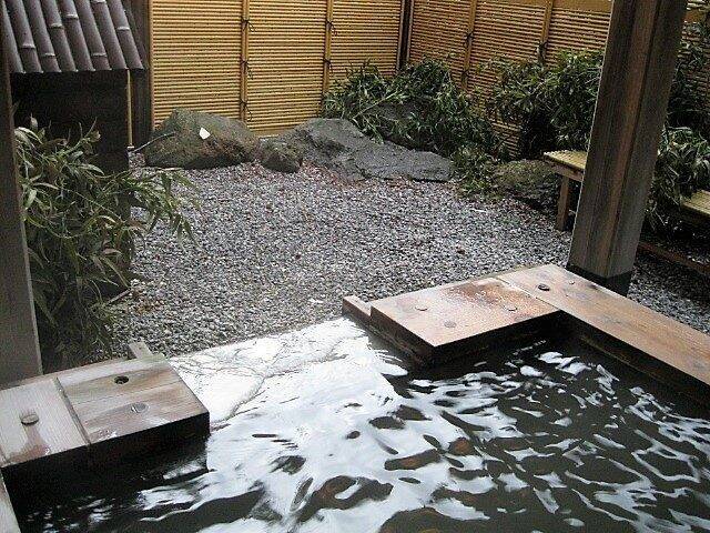 大自然の中の静かな温泉地 奥日光湯元温泉に建つ「奥日光小西ホテル」