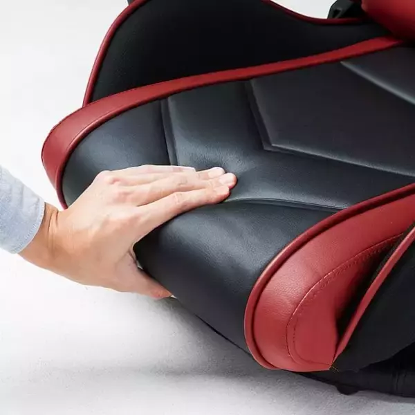 「瞬時にベッド化!?フルフラット仕様、360度回転可能なゲーミング座椅子」の画像