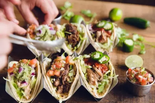 「肉好きもうなる!?豪快骨付きステーキ「トマホーク」1キロ超えの衝撃」の画像