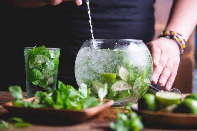 肉好きもうなる!?豪快骨付きステーキ「トマホーク」1キロ超えの衝撃