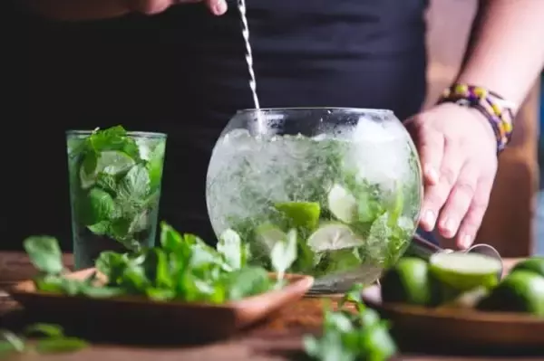 「肉好きもうなる!?豪快骨付きステーキ「トマホーク」1キロ超えの衝撃」の画像