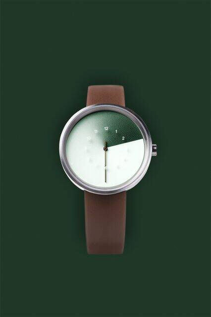“今”に集中するマインドフルネスな腕時計「Hidden Time Watch」