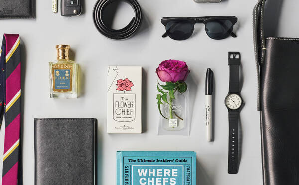 生花で胸元を彩る ザ フラワーチーフ をフラワーショップ 青山フラワーマーケット が発売 18年5月17日 エキサイトニュース 生花で胸元を彩る ザ フラワーチーフ をフラワーショップ 青山フラワーマーケット が発売 18年5月17日 エキサイトニュース