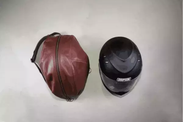 「世界初! バイクヘルメット専用バッグ「THE CLASSIC」を身にまとおう！」の画像