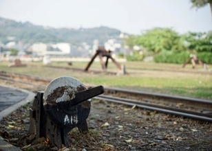 アートな場所に生まれ変わった、台湾・高雄の貨物線レール跡