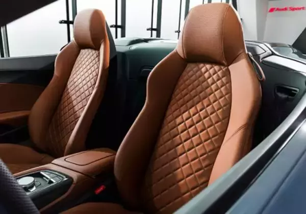 「アウディ史上最強の620psを発揮する「R8クーペ／スパイダー」が登場！」の画像