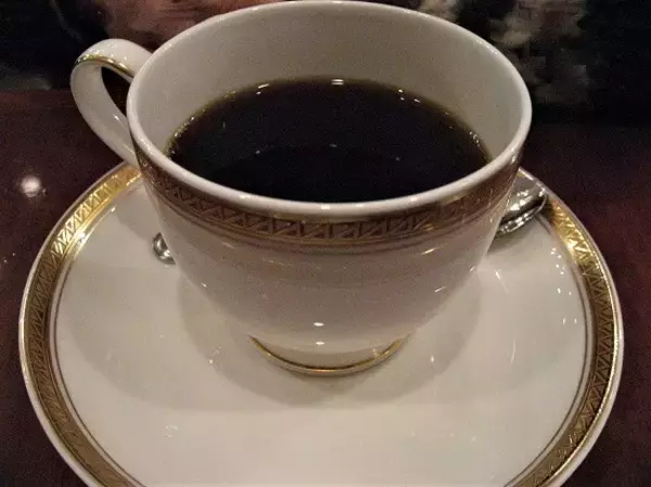 昭和レトロが広がる銀座の伝統ある喫茶店「トリコロール」