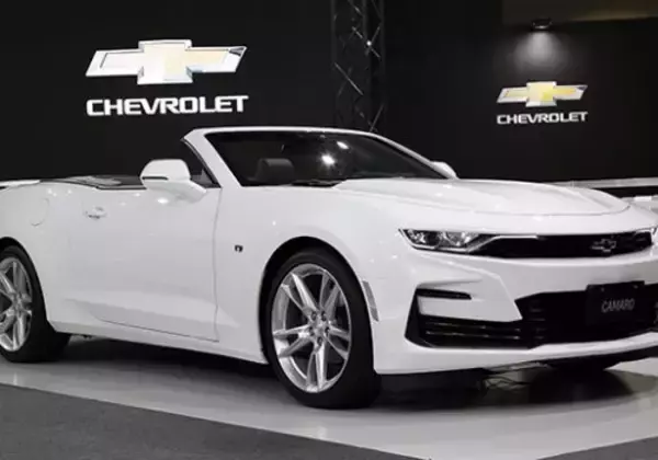 「唯一無二の存在感！　マッスルカーの雄「カマロ」がフロントフェイスを刷新」の画像