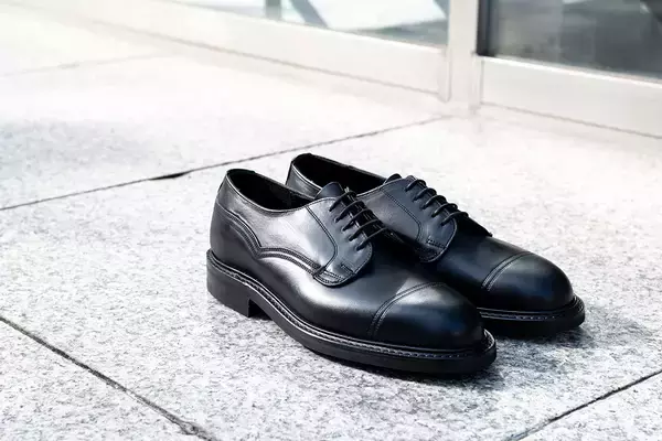 JOSEPH CHEANEY”都会的なルックスの別注モデル「ケンゴン H」登場 