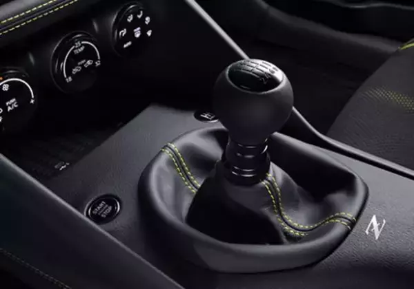 「新型「フェアレディZ」に胸アツ！　V6ツインターボ＋6速MTを搭載！」の画像