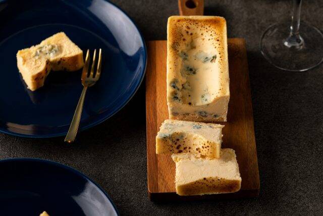 発売初日に1分間で100個を完売 生ブルーチーズケーキ 青 が吉祥寺に登場 21年1月7日 エキサイトニュース