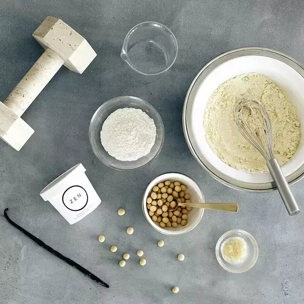 「次世代スイーツ！「ハイプロテイン」アイスに「漆黒の黒ごま味」登場」の画像