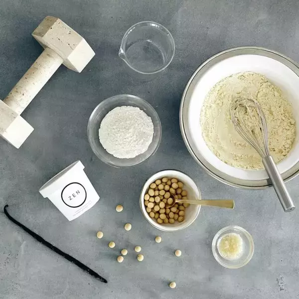 「次世代スイーツ！「ハイプロテイン」アイスに「漆黒の黒ごま味」登場」の画像