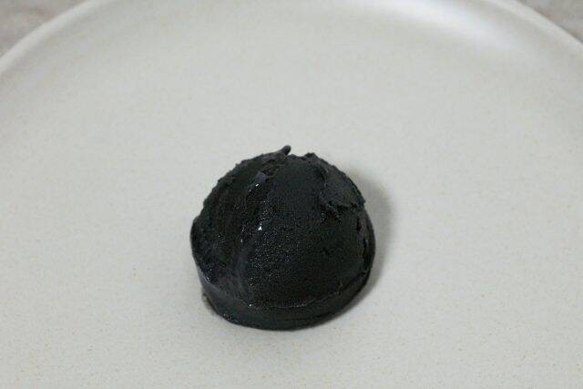 次世代スイーツ！「ハイプロテイン」アイスに「漆黒の黒ごま味」登場