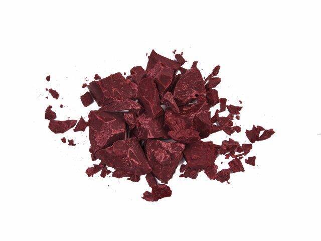 カカオの果肉、天然由来の赤い色が特徴のレッドカカオマスを使用したチョコレート