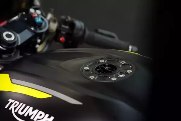 「BSB「英国スーパーバイク選手権」に参戦するトライアンフ新型バイク発表」の画像