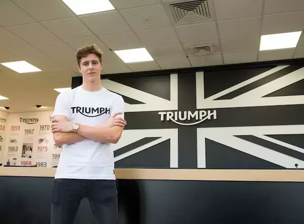 「BSB「英国スーパーバイク選手権」に参戦するトライアンフ新型バイク発表」の画像