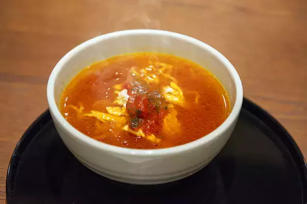 「眺望浴場で寛ぐ。名湯・草津温泉に「ラビスタ草津ヒルズ」誕生」の画像